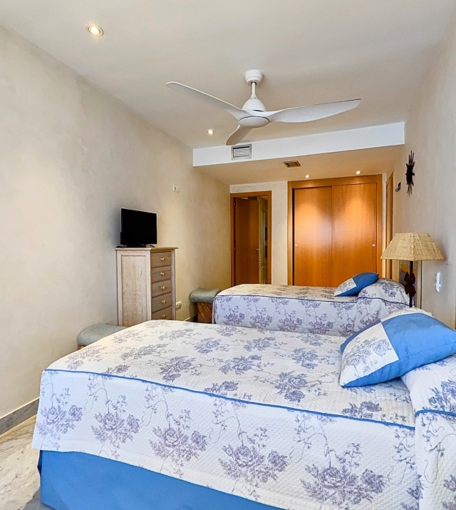 Resa Estates Marina Botafoch Ibiza 4 bedroos te koop sale bedroom 6.jpg